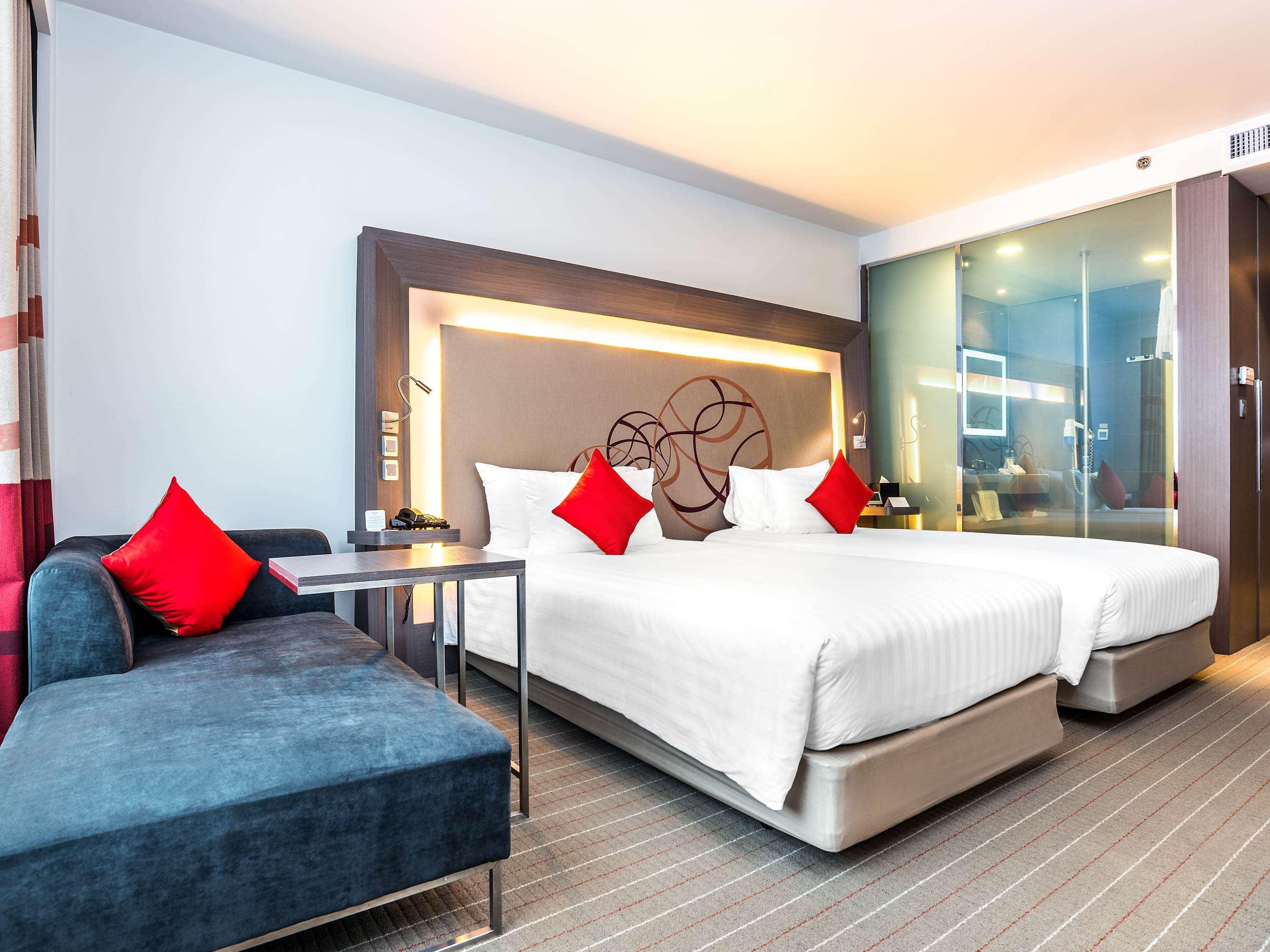 Four Points By Sheraton Bangkok Ploenchit - Formerly Novotel Bangkok Ploenchit Exteriör bild