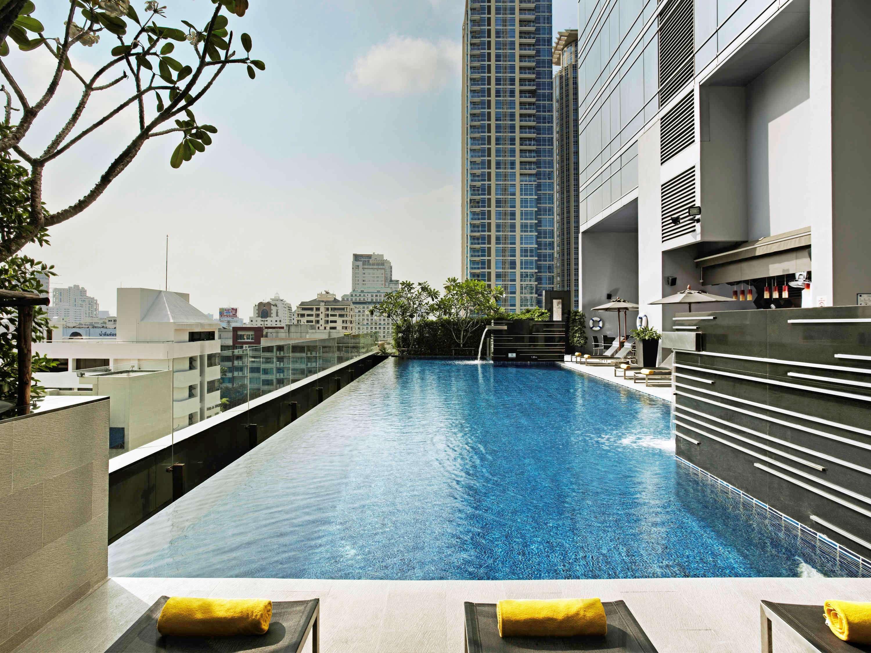 Four Points By Sheraton Bangkok Ploenchit - Formerly Novotel Bangkok Ploenchit Exteriör bild