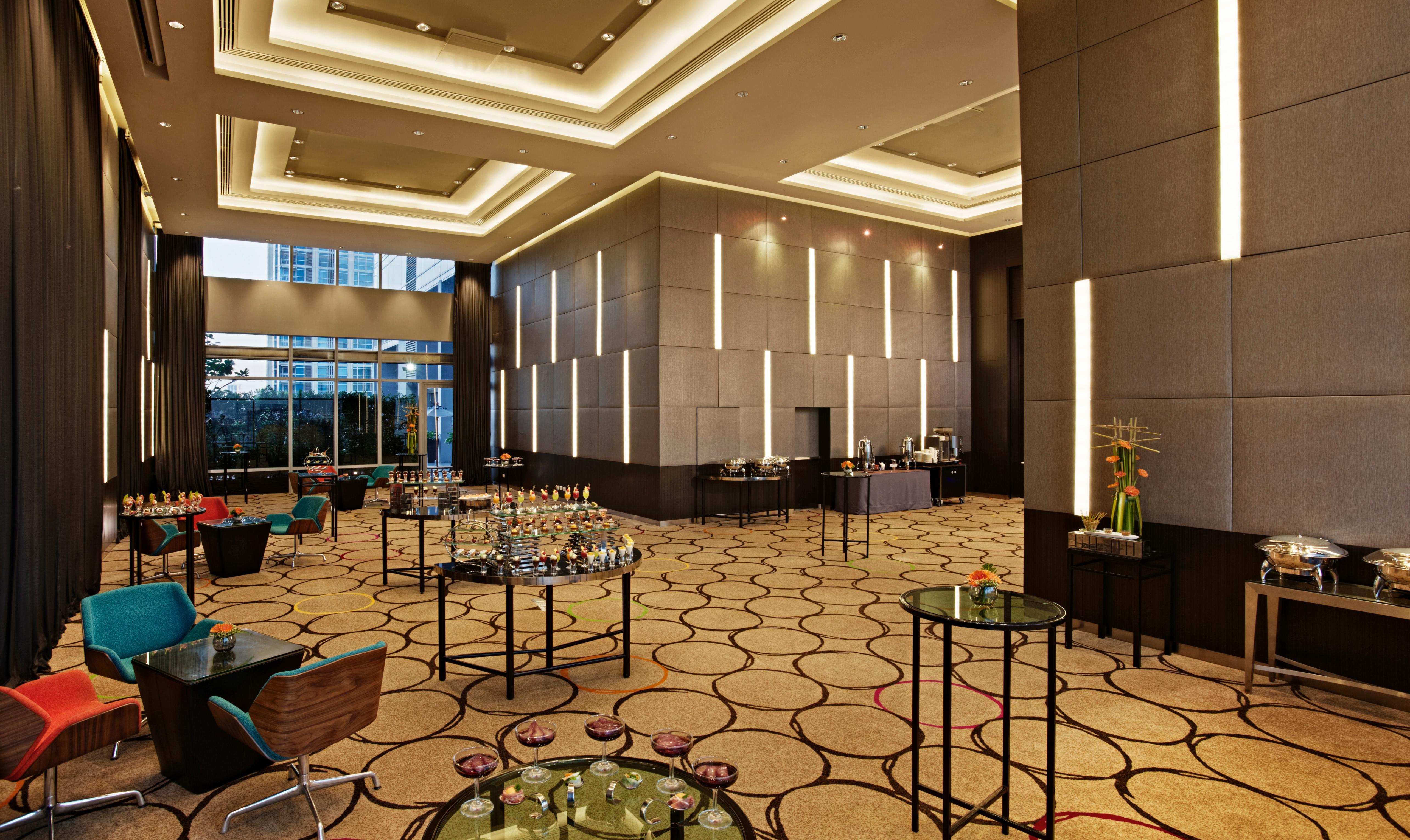 Four Points By Sheraton Bangkok Ploenchit - Formerly Novotel Bangkok Ploenchit Exteriör bild