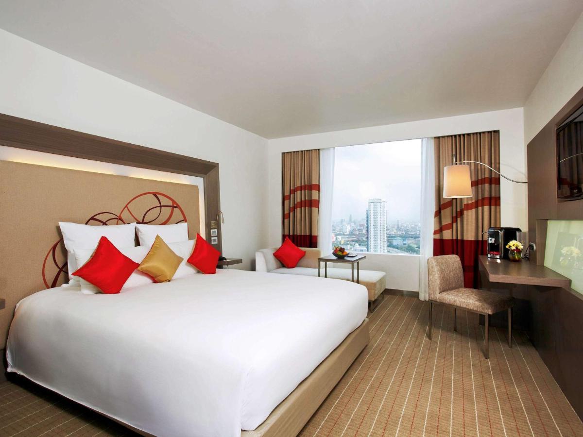 Four Points By Sheraton Bangkok Ploenchit - Formerly Novotel Bangkok Ploenchit Exteriör bild