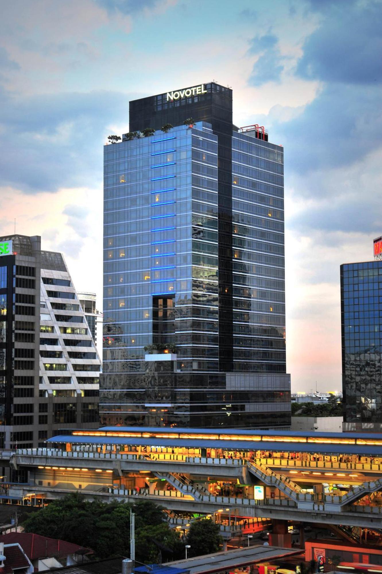 Four Points By Sheraton Bangkok Ploenchit - Formerly Novotel Bangkok Ploenchit Exteriör bild