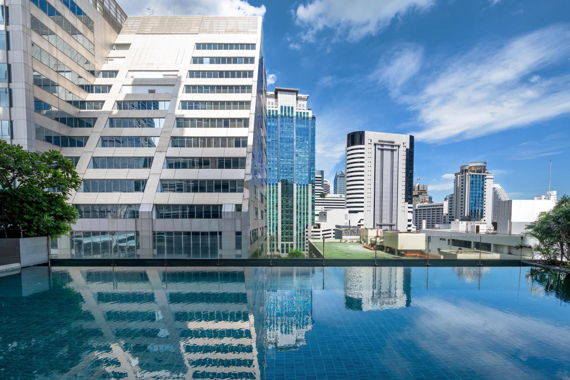 Four Points By Sheraton Bangkok Ploenchit - Formerly Novotel Bangkok Ploenchit Exteriör bild