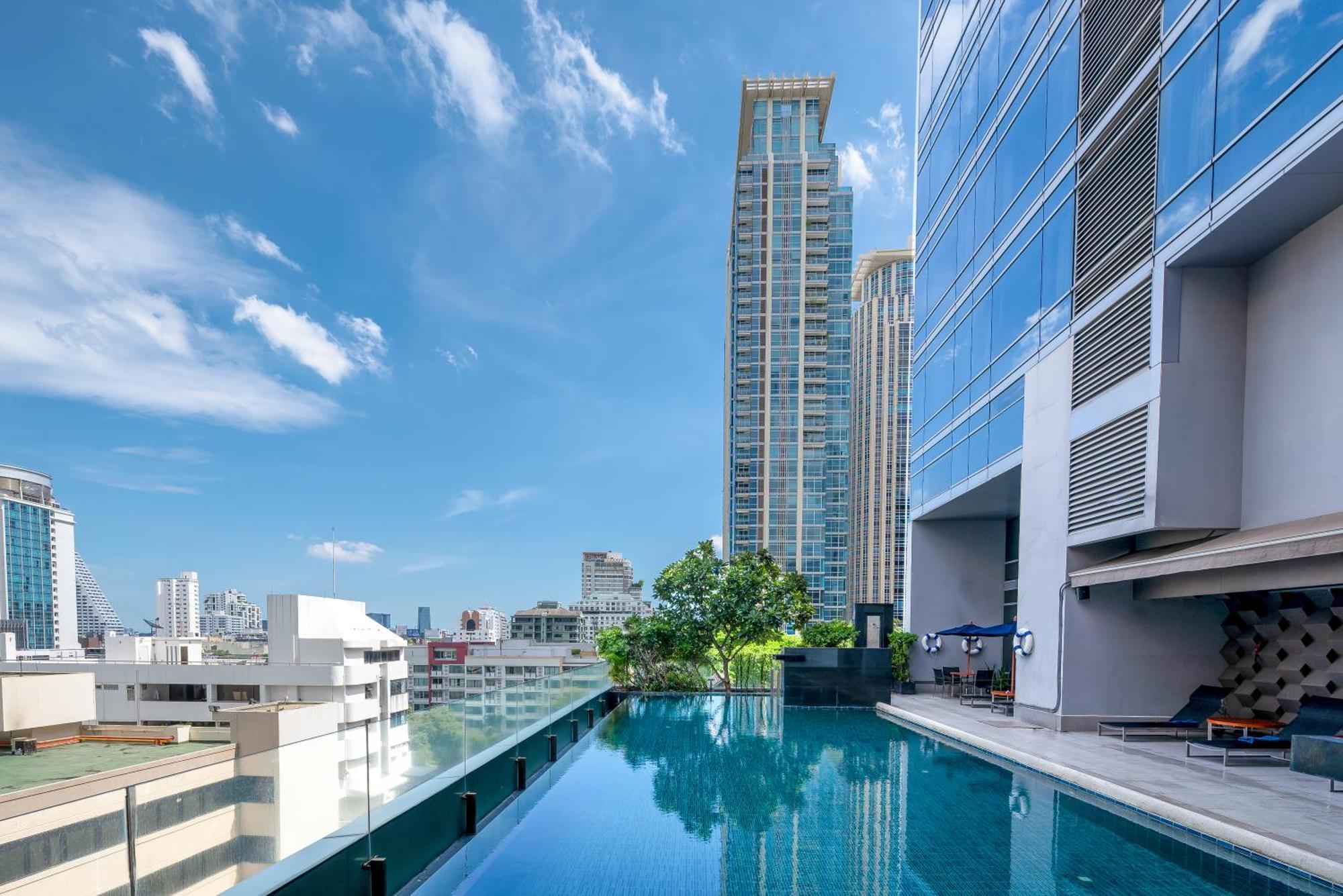 Four Points By Sheraton Bangkok Ploenchit - Formerly Novotel Bangkok Ploenchit Exteriör bild